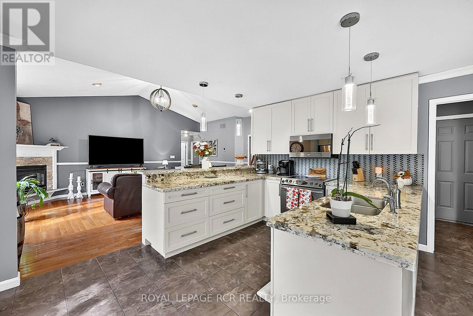 11 Fisher Drive, Adjala-Tosorontio photo 10