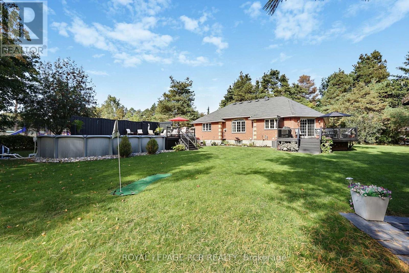 11 FISHER DRIVE - 44