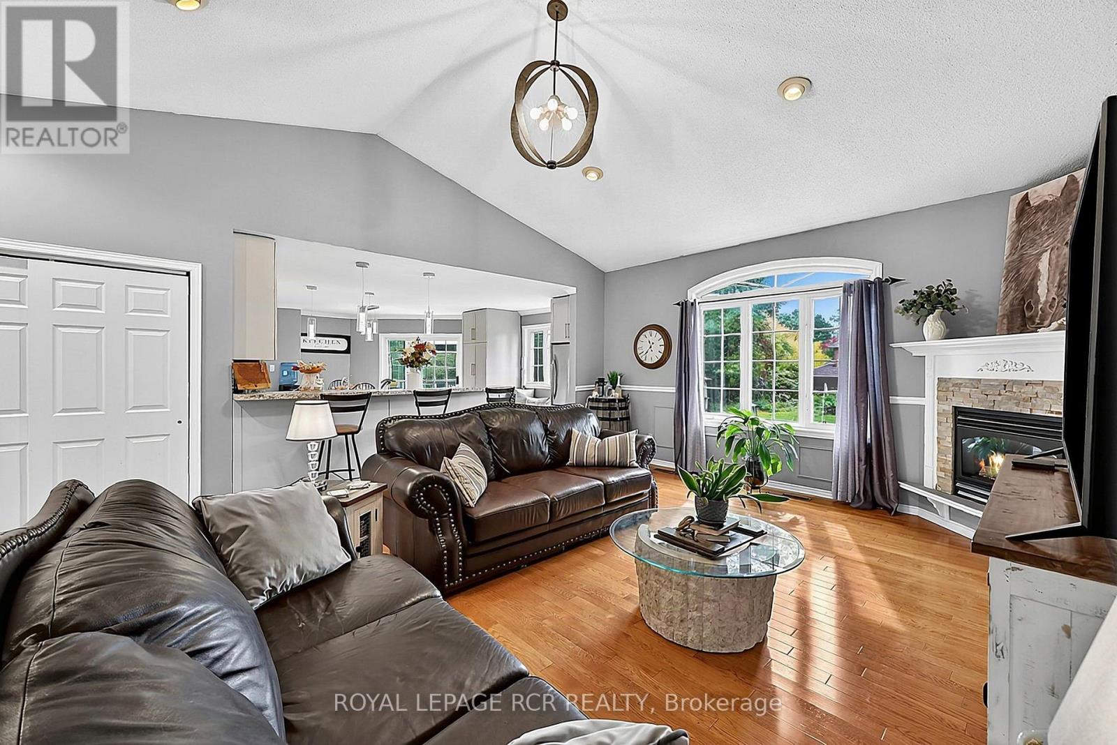 11 Fisher Drive, Adjala-Tosorontio photo 5