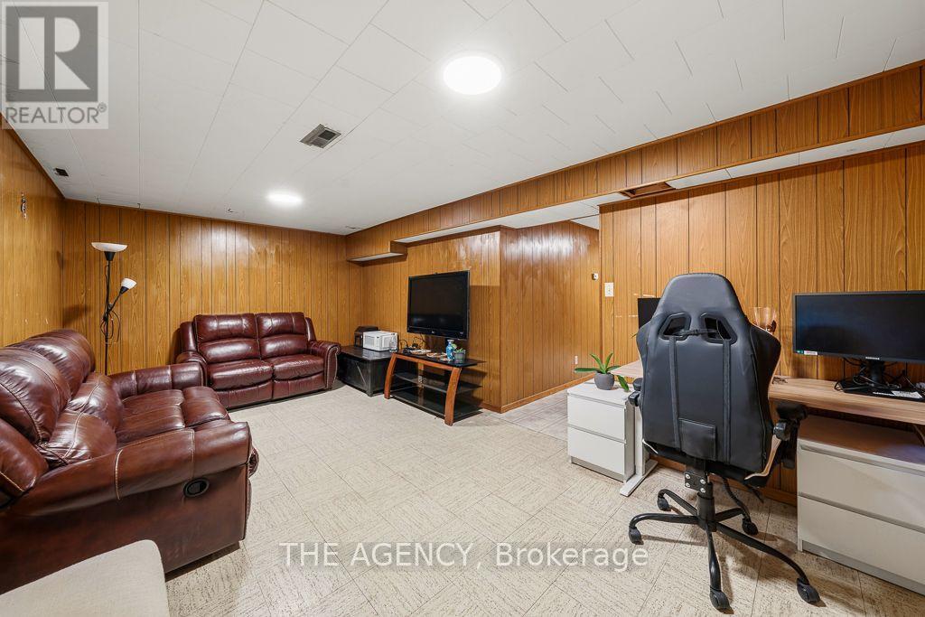 32- 1 Wootten Way South, Markham, ON photo 23