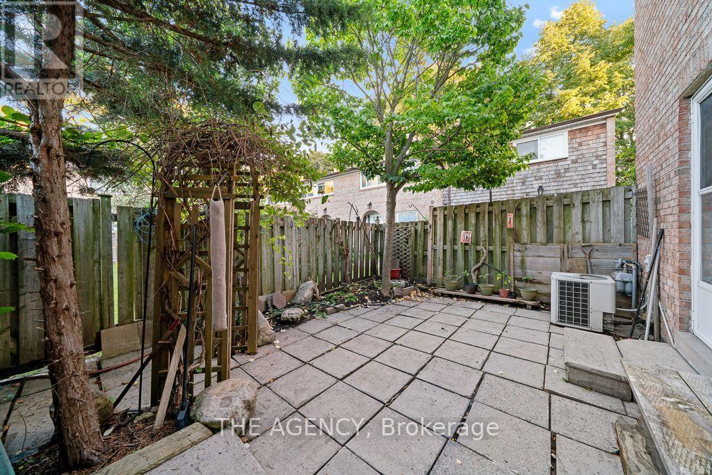 #32 1 WOOTTEN WAY S - 26