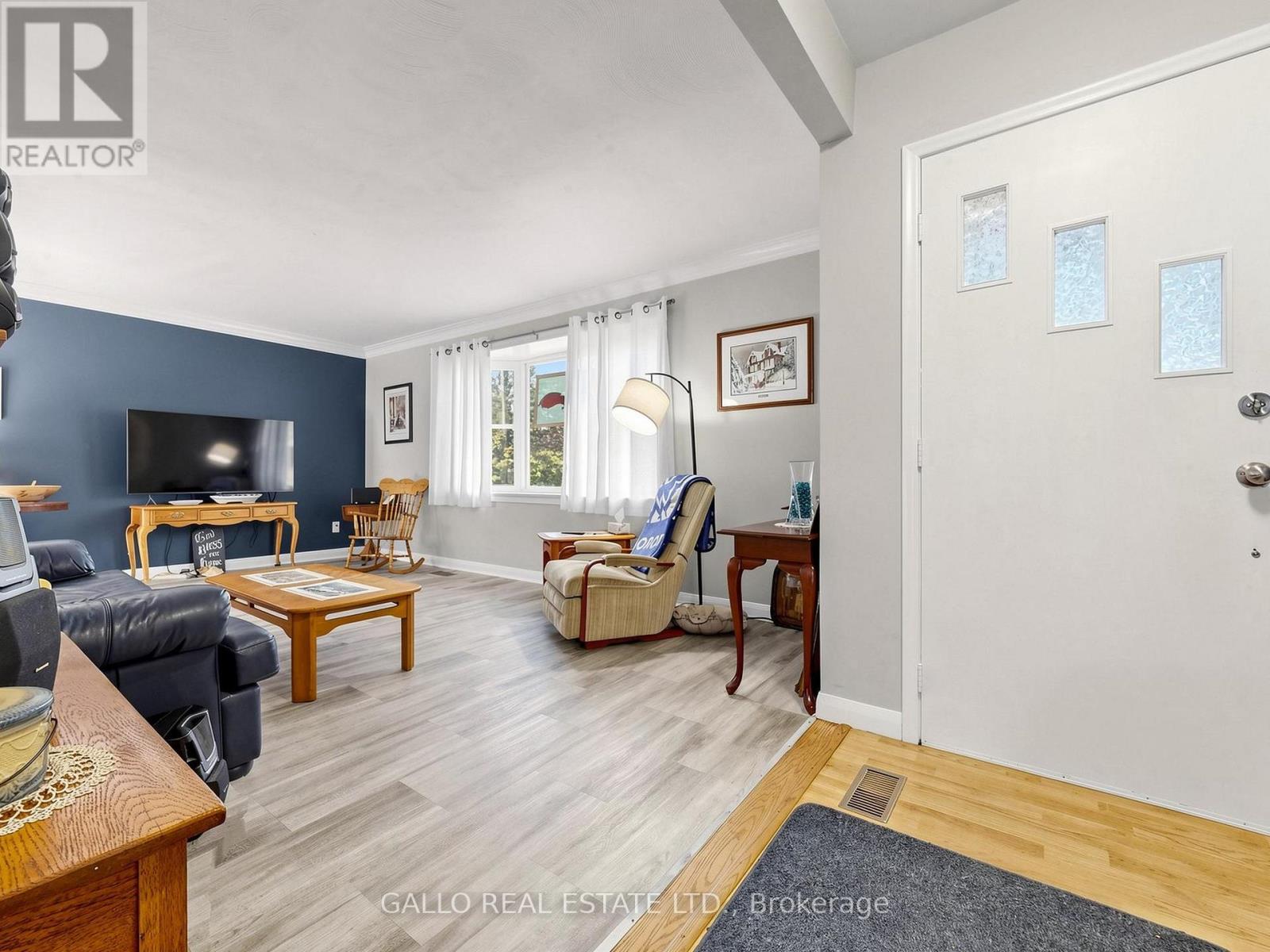 340 BOYER STREET - 3