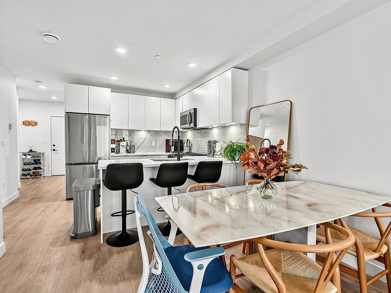 421 13238 105 AVENUE, Surrey - Image 1