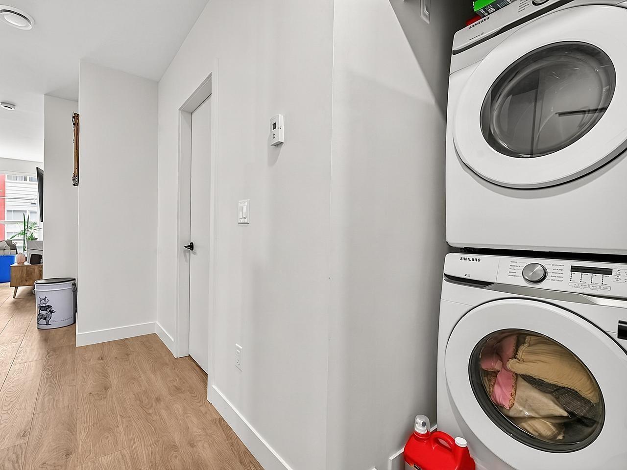 421 13238 105 AVENUE, Surrey - Image 1