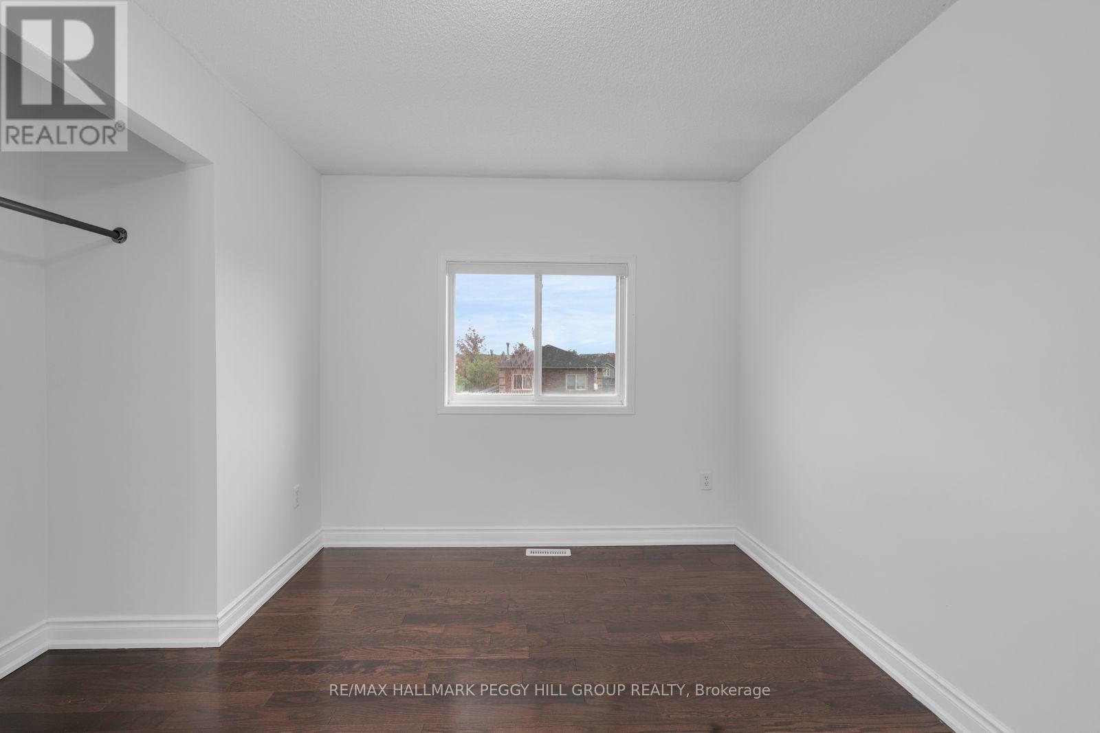 Upper-152 Madelaine Drive, Barrie photo 13