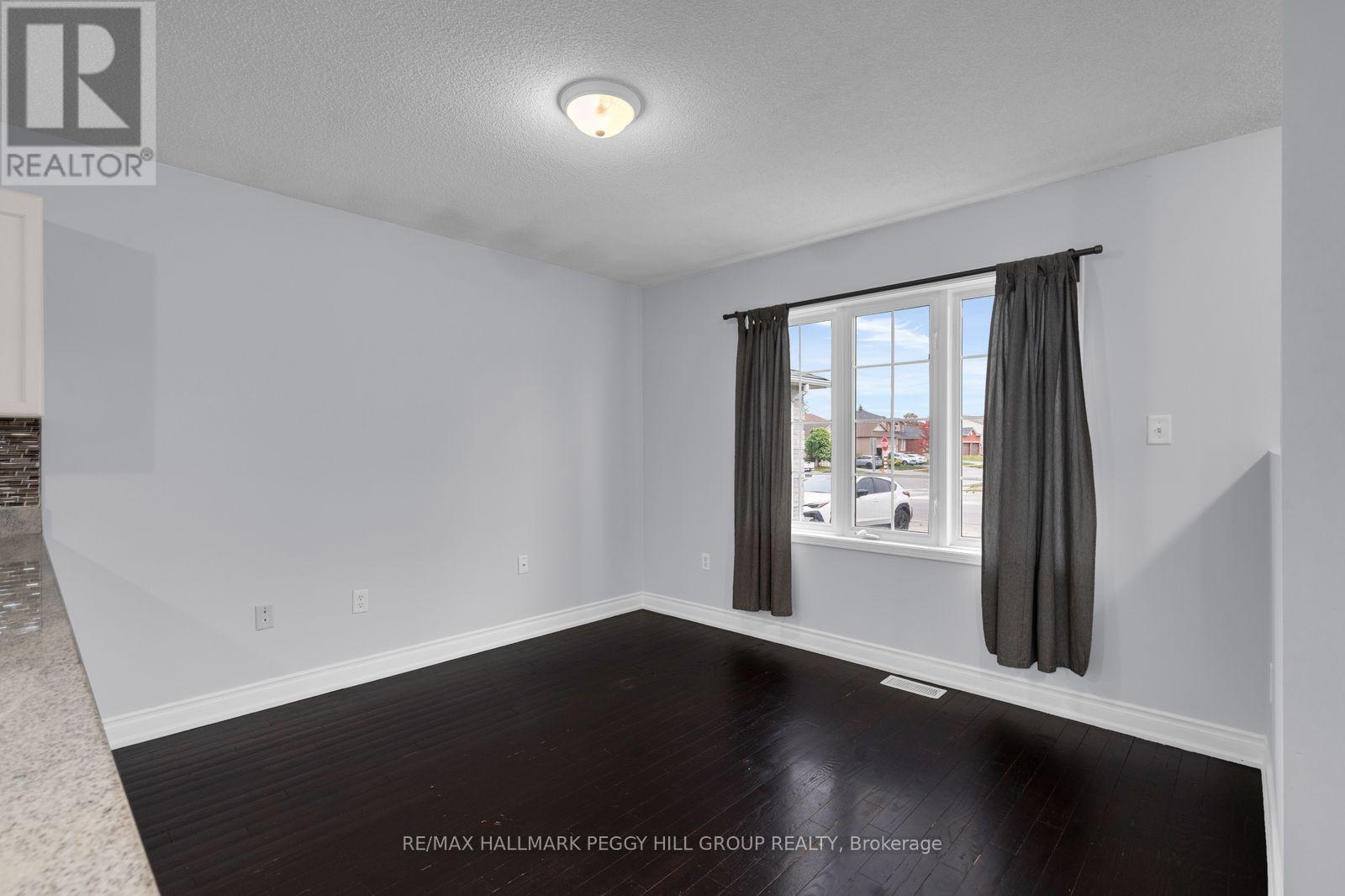 Upper-152 Madelaine Drive, Barrie photo 3