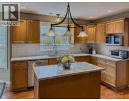 Dining nook - 101 Coppertree Court, Kamloops, BC V2E2N4 Photo 11