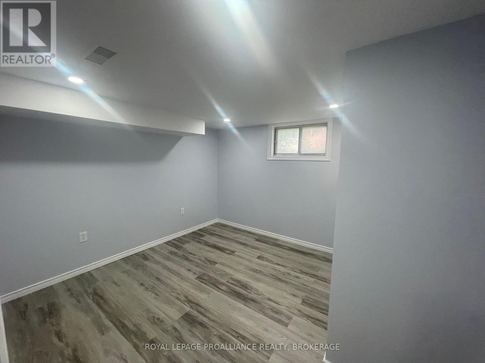 462 Coronation Boulevard — photo 16