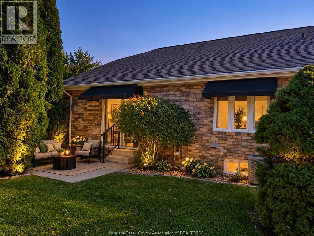1615 BLUE HERON - 20