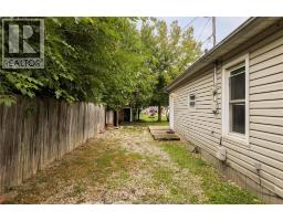 1028 Reedmere Rd, Windsor, ON N8S2M1 Photo 17
