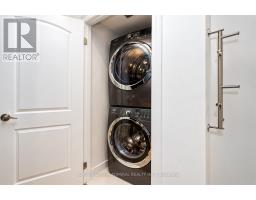 Foyer - 407 - 30 North Park Road, Vaughan, ON L4J0G6 Photo 6
