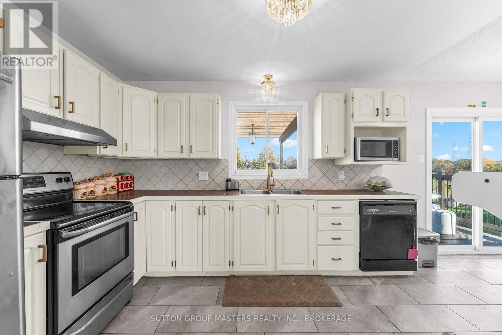 3358 SCANLAN ROAD - 11