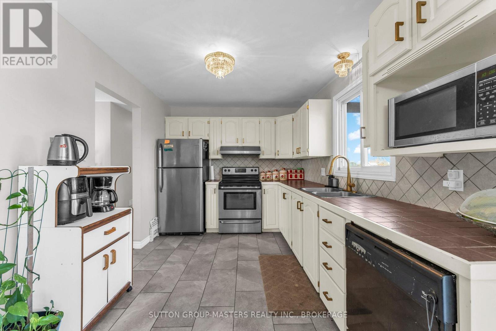3358 SCANLAN ROAD - 12