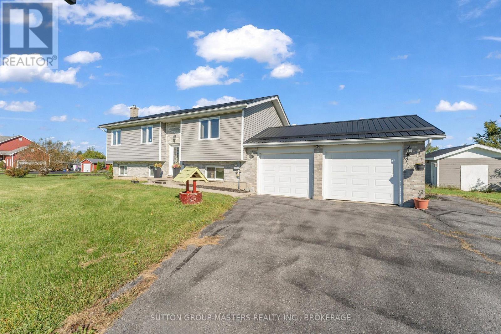 3358 SCANLAN ROAD - 2