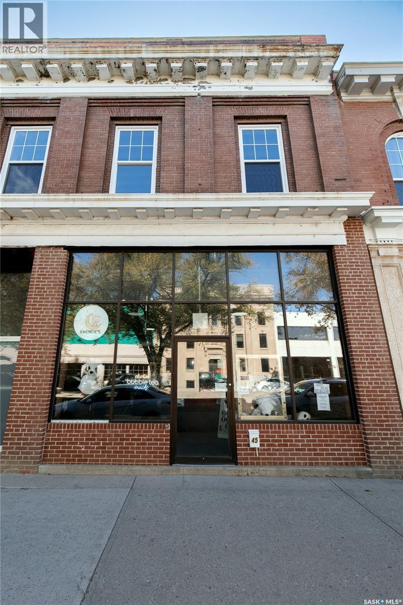 45 High STREET W, Moose Jaw — photo 2