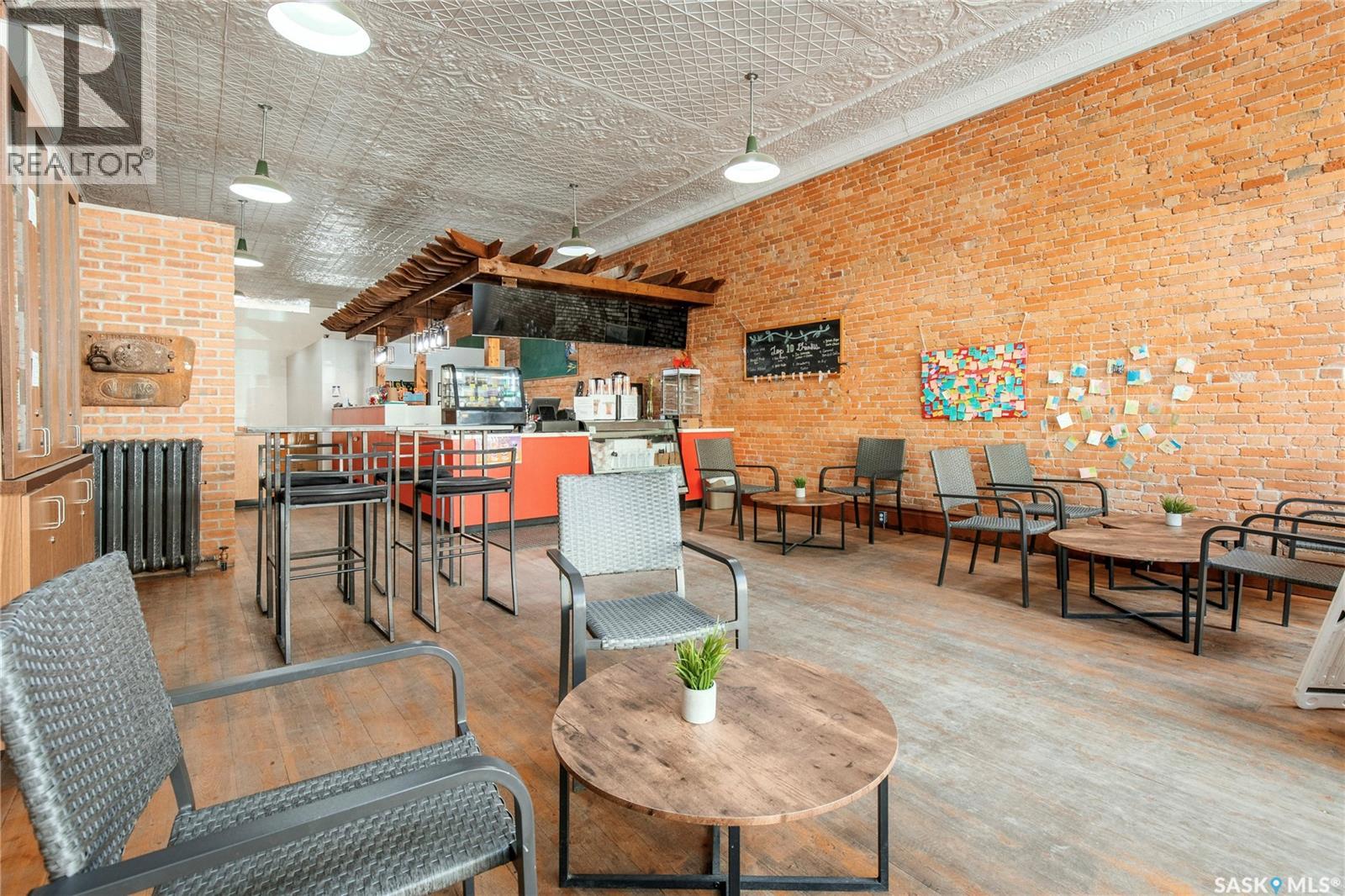 45 High STREET W, Moose Jaw — photo 8