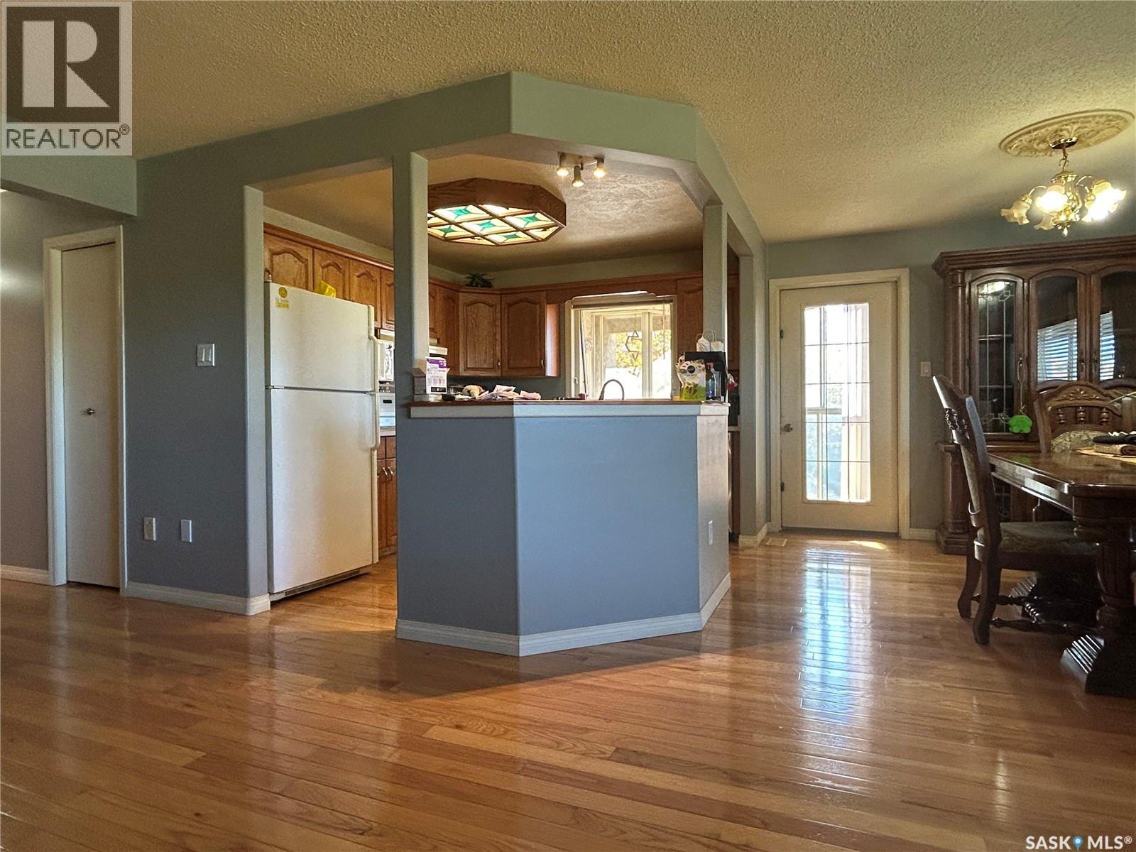 #202 12 Cundall DRIVE - 14