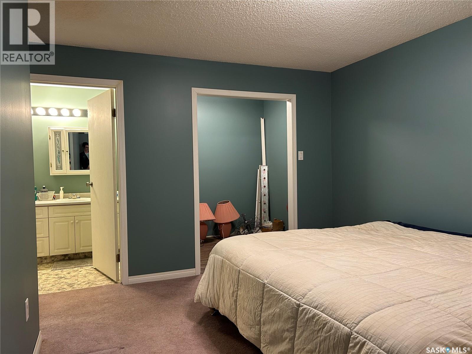 #202 12 Cundall DRIVE - 18