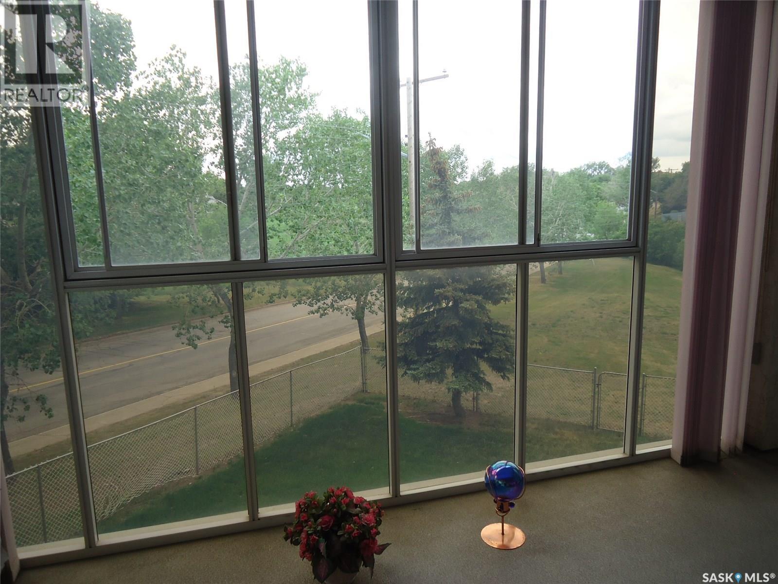 #202 12 Cundall DRIVE - 28