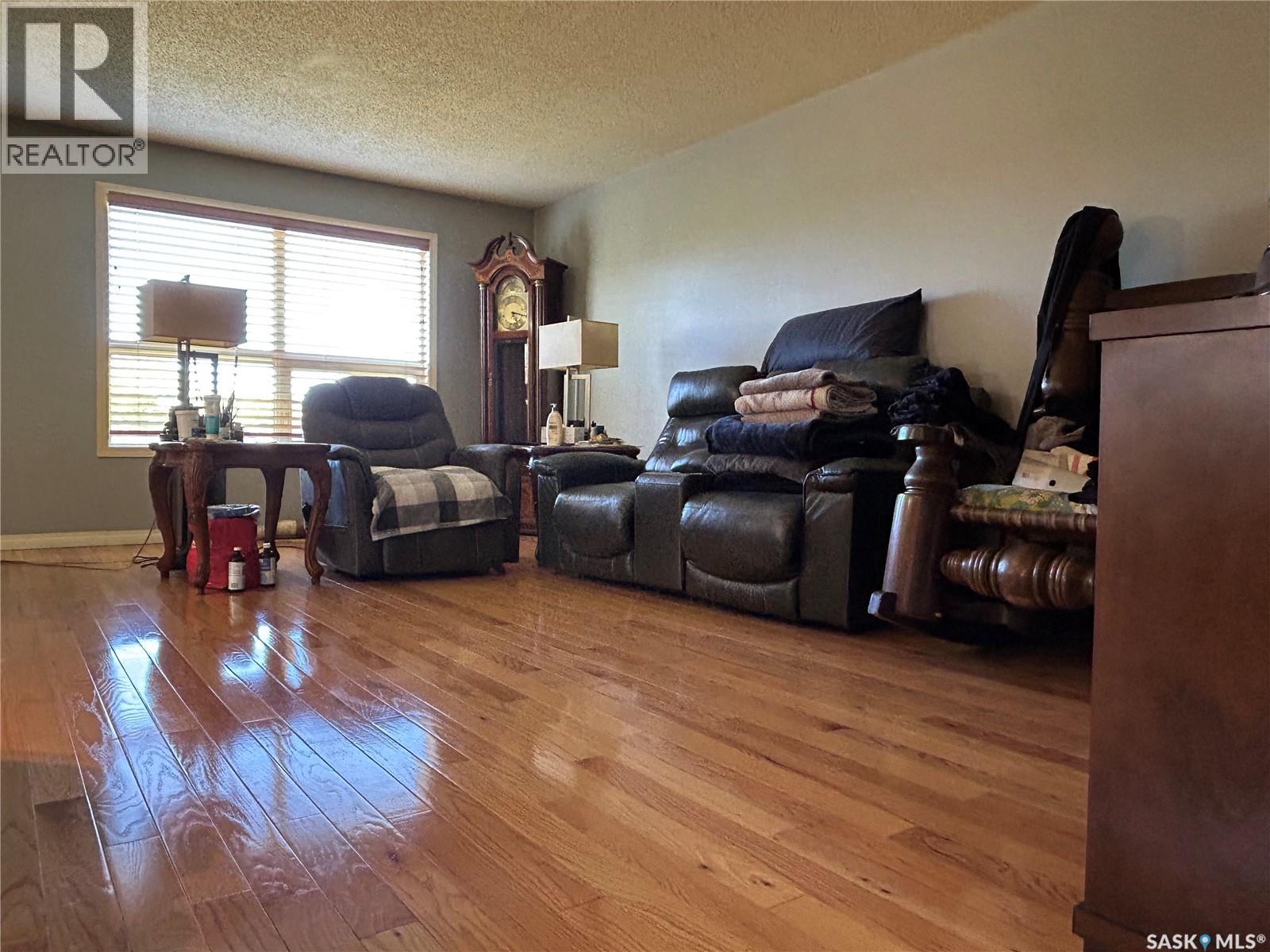 #202 12 Cundall DRIVE - Image 6
