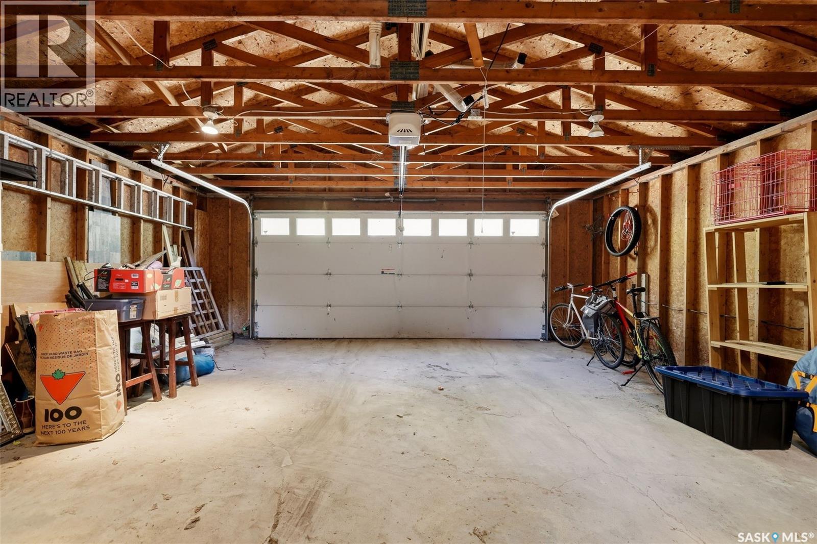 2917 Robinson STREET - 33
