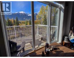 6380 Dawsons Lane, Smithers, BC V0J2N2 Photo 7