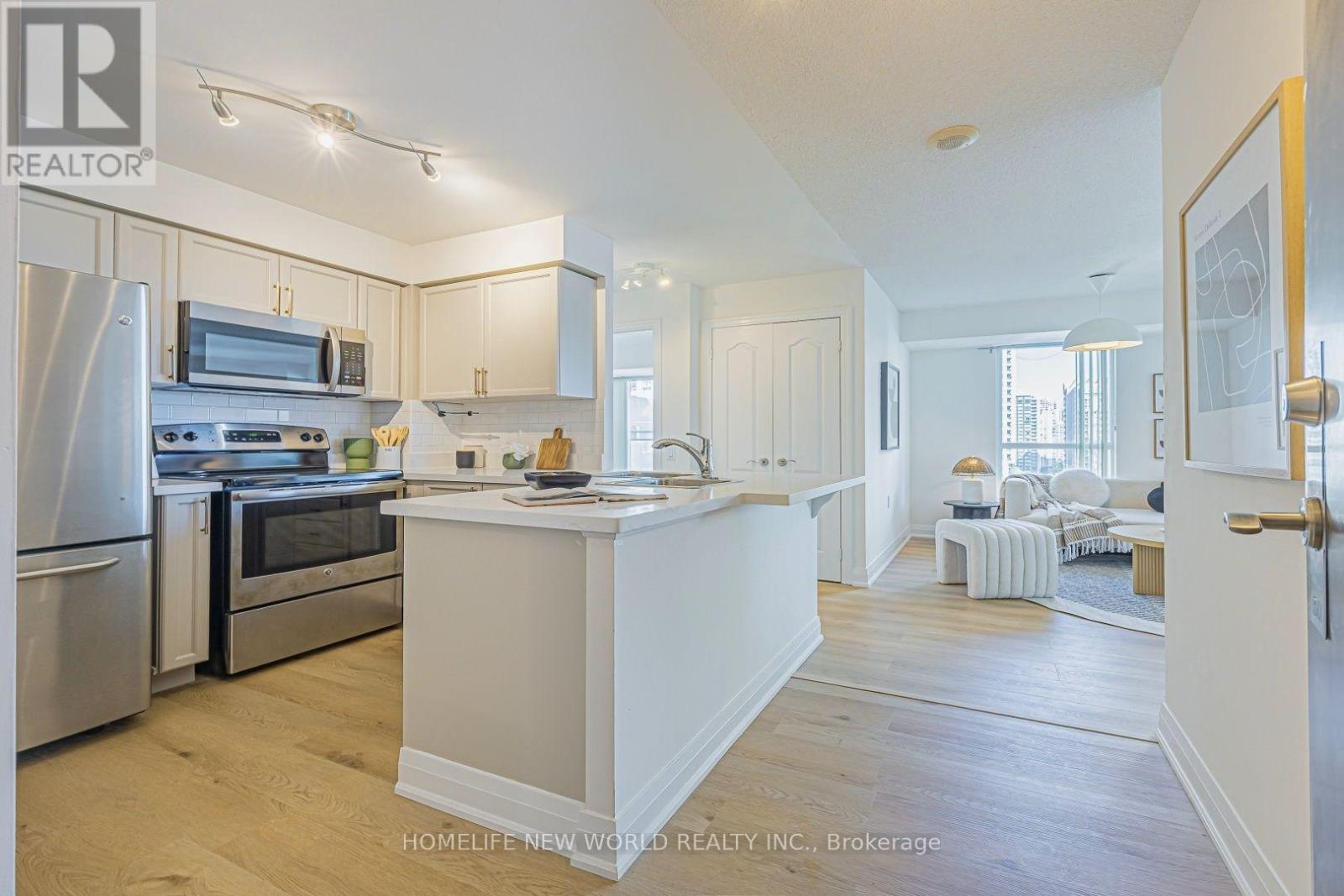 1501- 21 Hillcrest Avenue, Toronto, ON photo 5