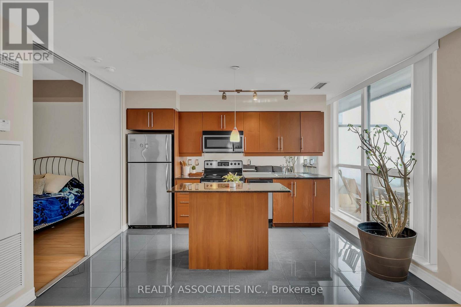 #238 2885 BAYVIEW AVENUE - 16
