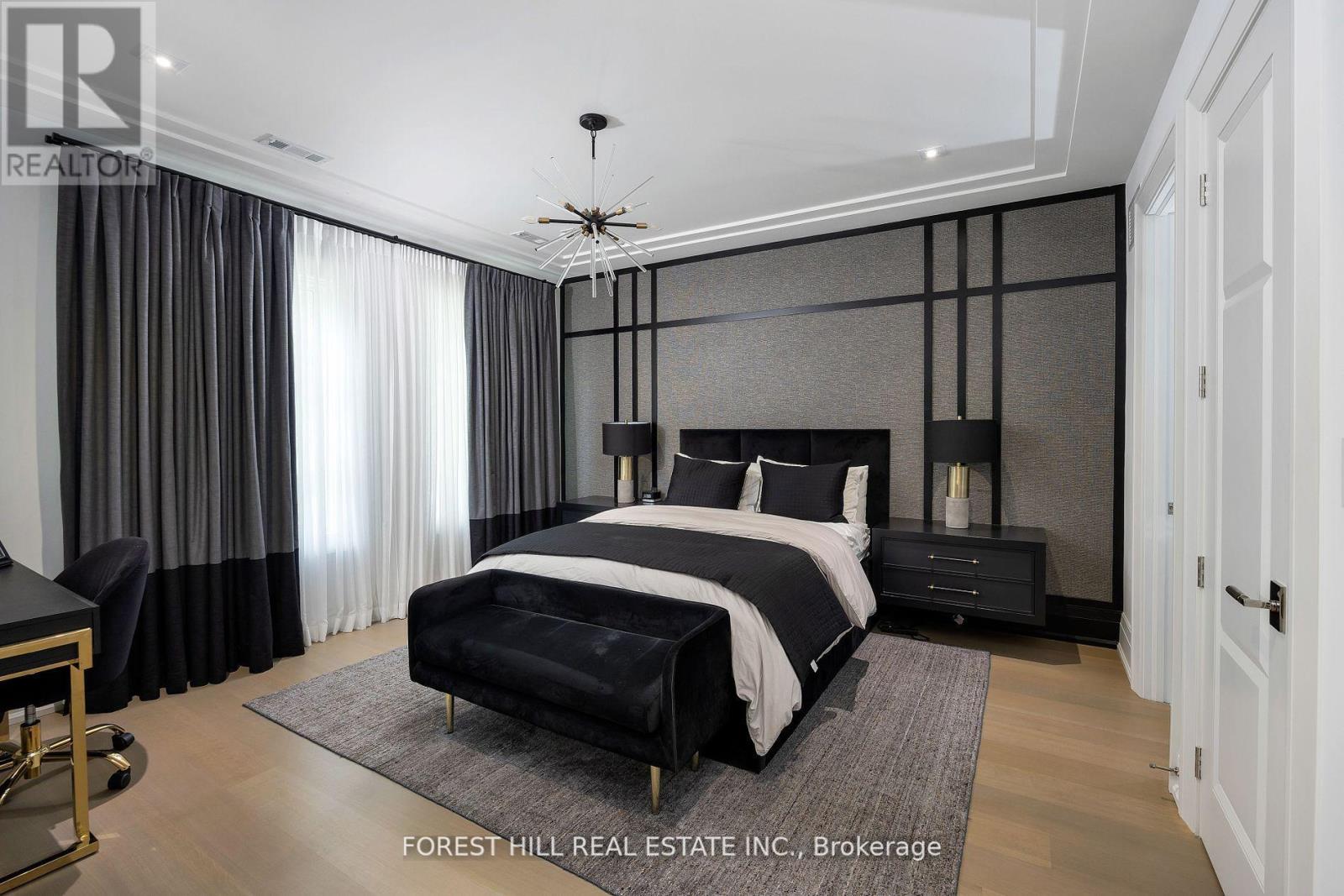 239 Cortleigh Boulevard, Toronto, ON photo 35