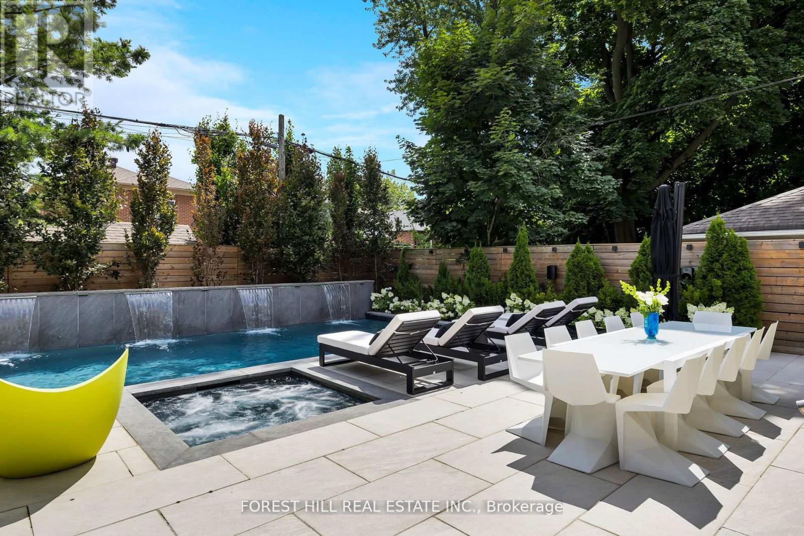 239 Cortleigh Boulevard, Toronto, ON photo 47