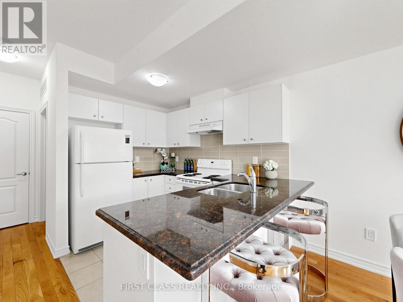 #7 37 DREWRY AVENUE - 14