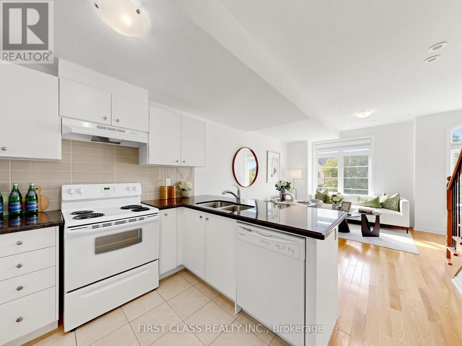 #7 37 DREWRY AVENUE - 16