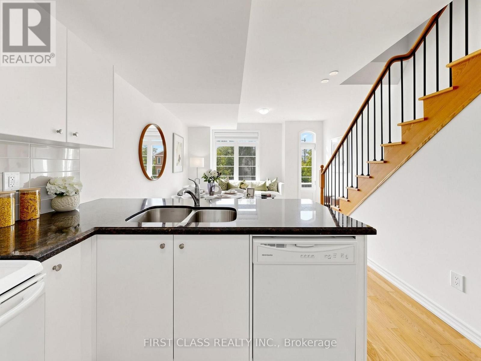 #7 37 DREWRY AVENUE - 17