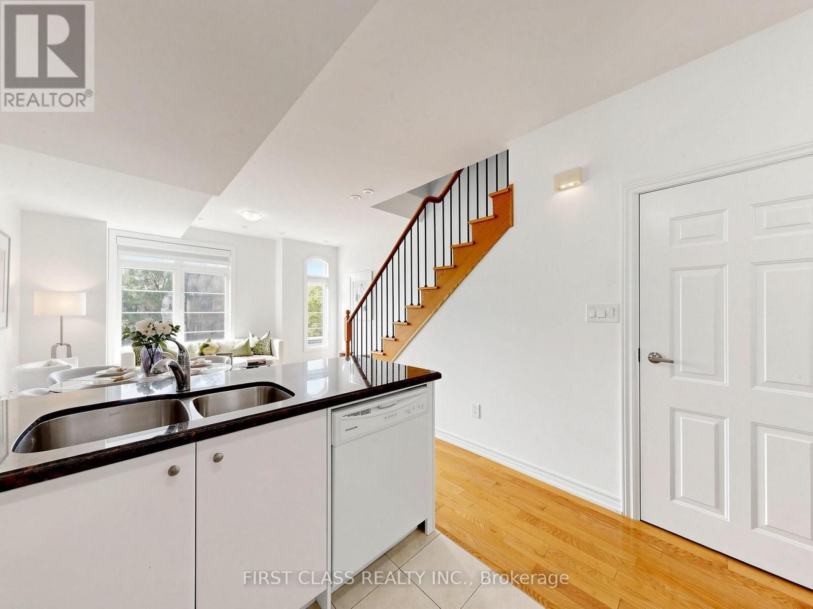 #7 37 DREWRY AVENUE - 18