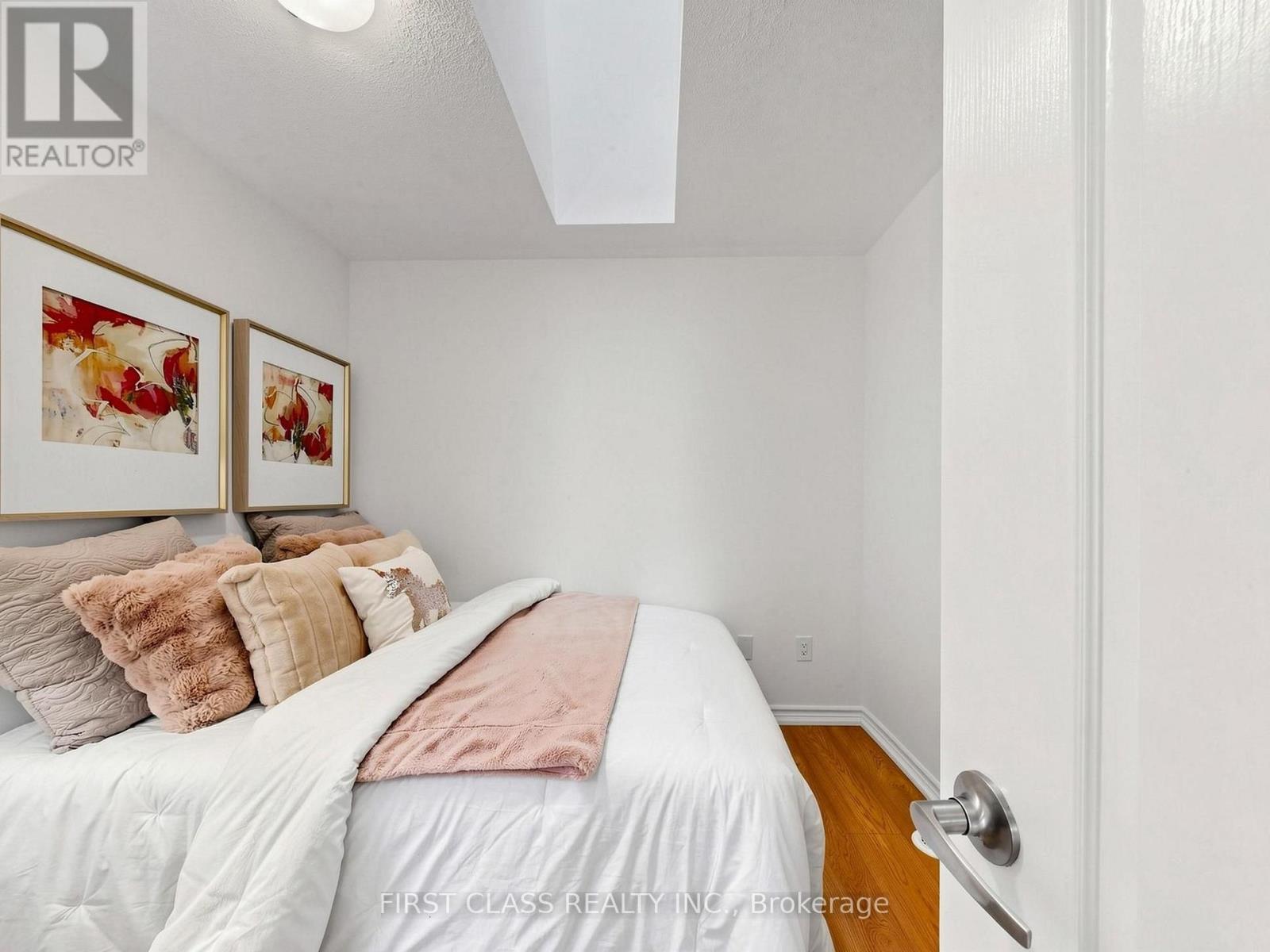 #7 37 DREWRY AVENUE - 35