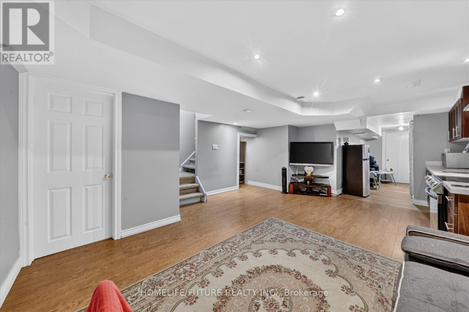 361 STROUDS LANE - 40