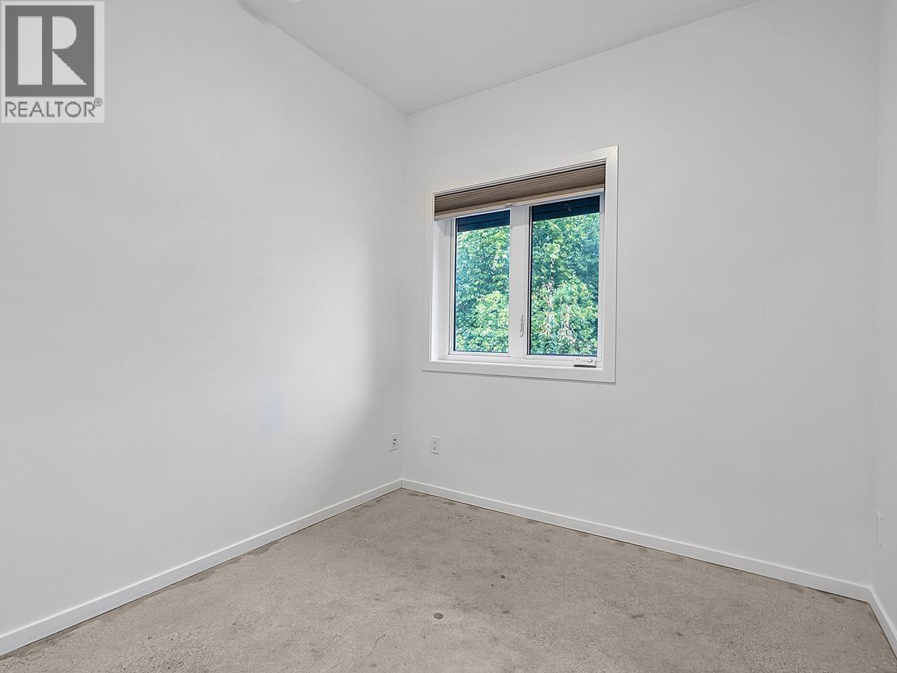 Photo of 4136 BEATRICE STREET 17