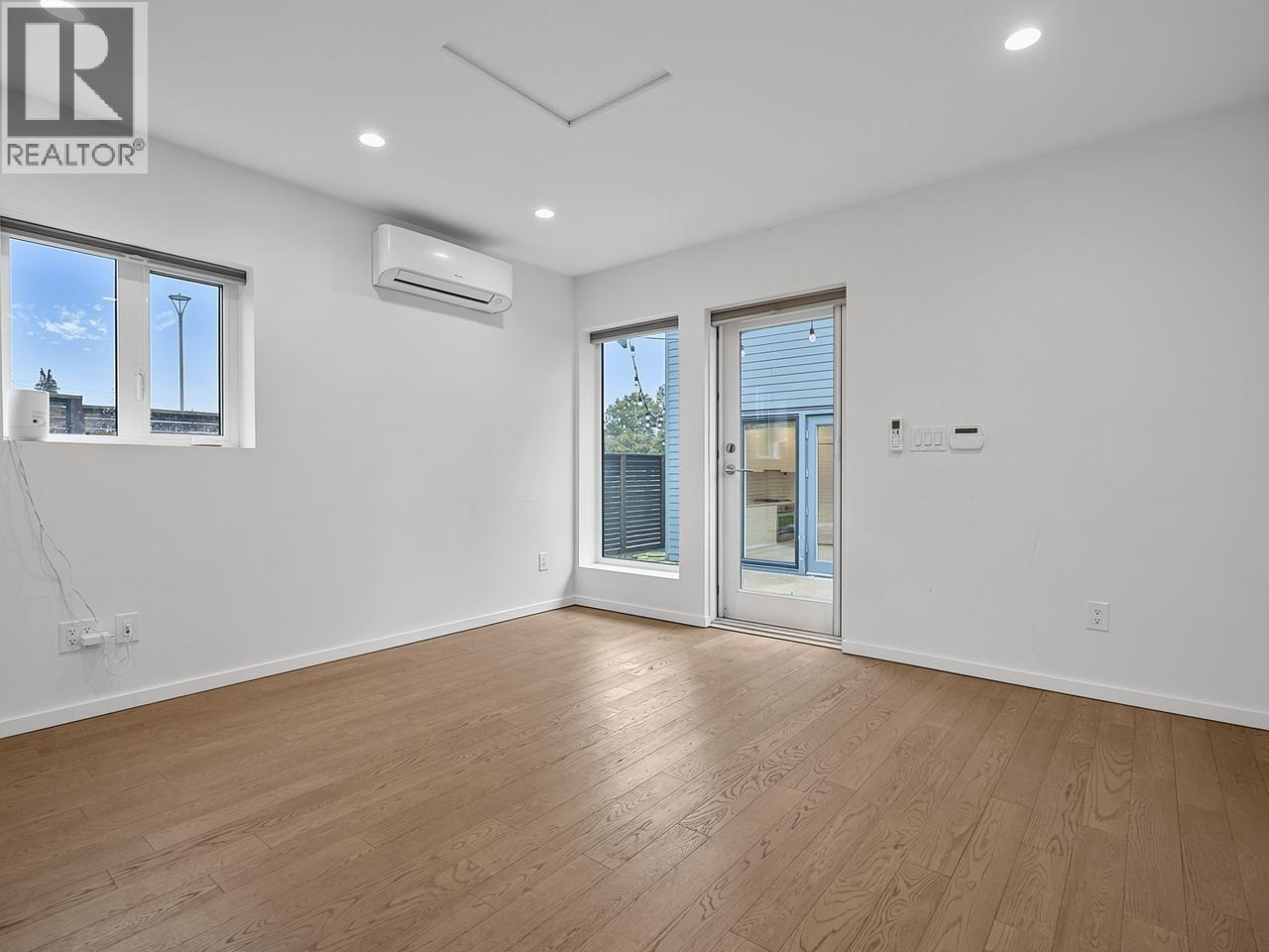 Photo of 4136 BEATRICE STREET 29