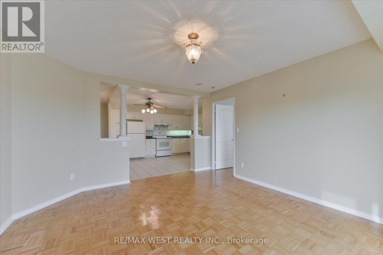 Photo 19 of 319 - 7373 Martin Grove Road, Vaughan (Vaughan Grove)