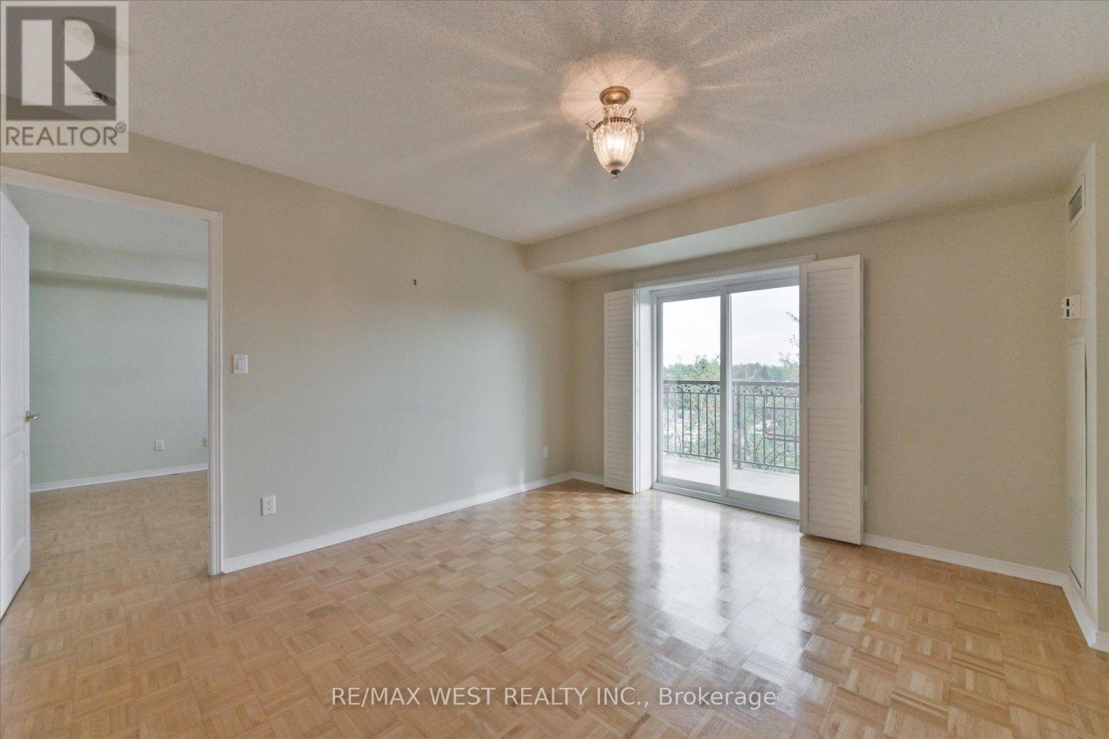 Photo 21 of 319 - 7373 Martin Grove Road, Vaughan (Vaughan Grove)