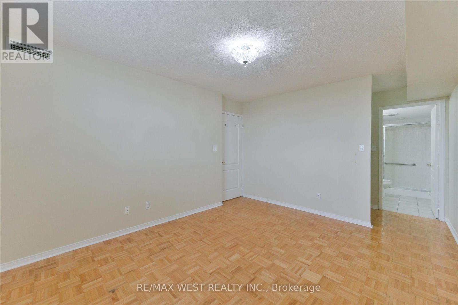 Photo 23 of 319 - 7373 Martin Grove Road, Vaughan (Vaughan Grove)