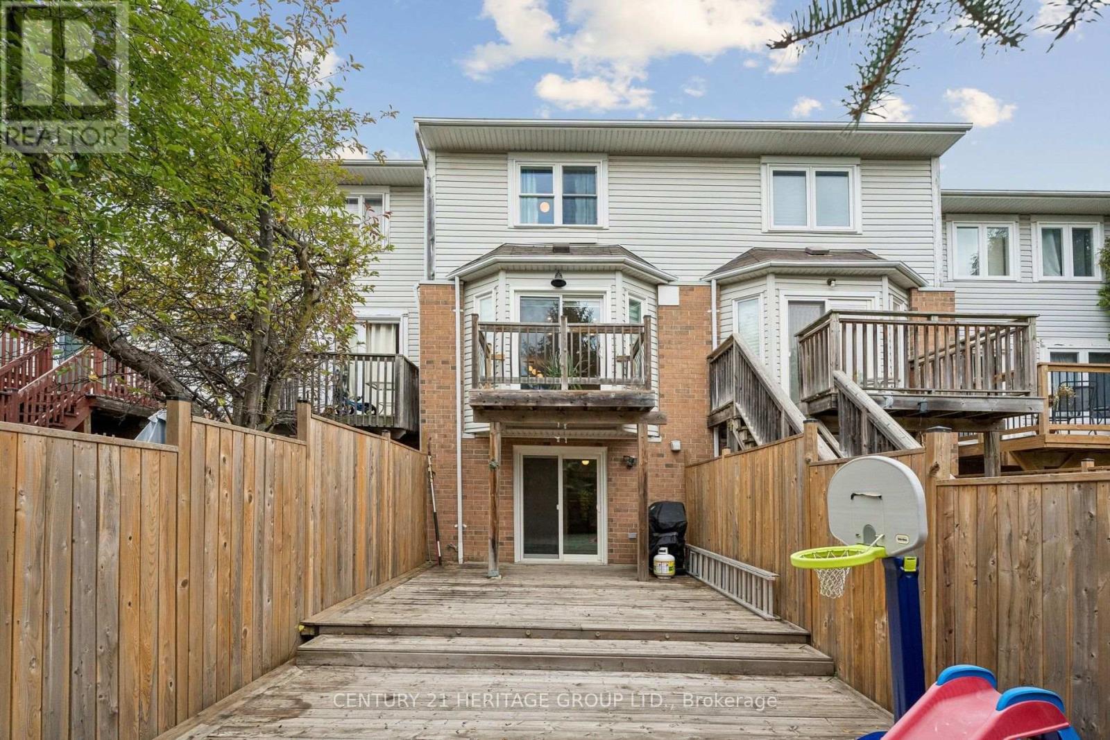 Photo 12 of 68 Brandy Lane Way, Newmarket (Central Newmarket)