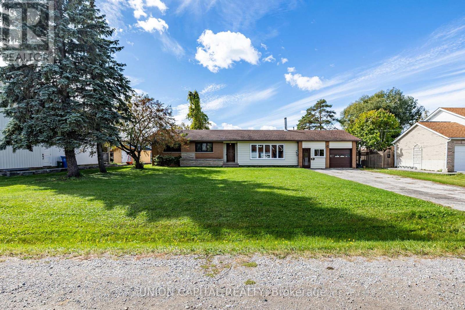 64 Canal Street, Georgina, ON photo 4