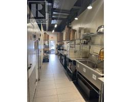27 - 1111 Davis Drive, Newmarket, ON L3Y8X2 Photo 8