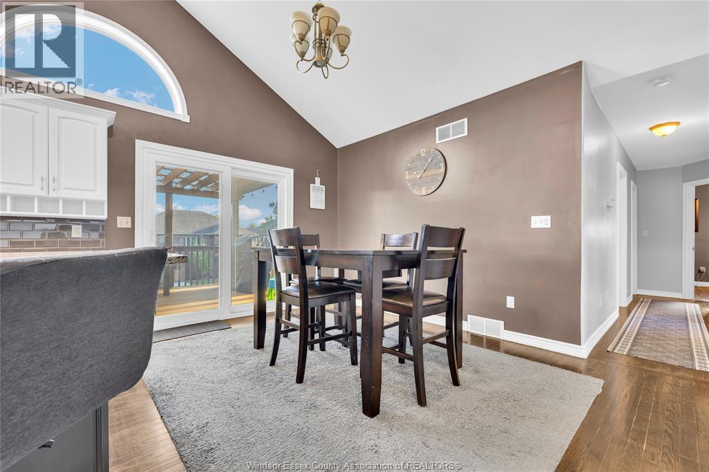 237 Woodview Drive — photo 10