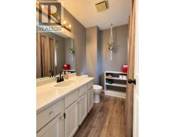 86 Harolds Hllow, Whitecourt, AB T7S1C4 Photo 16
