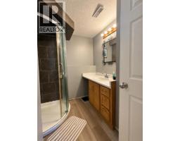 86 Harolds Hllow, Whitecourt, AB T7S1C4 Photo 22