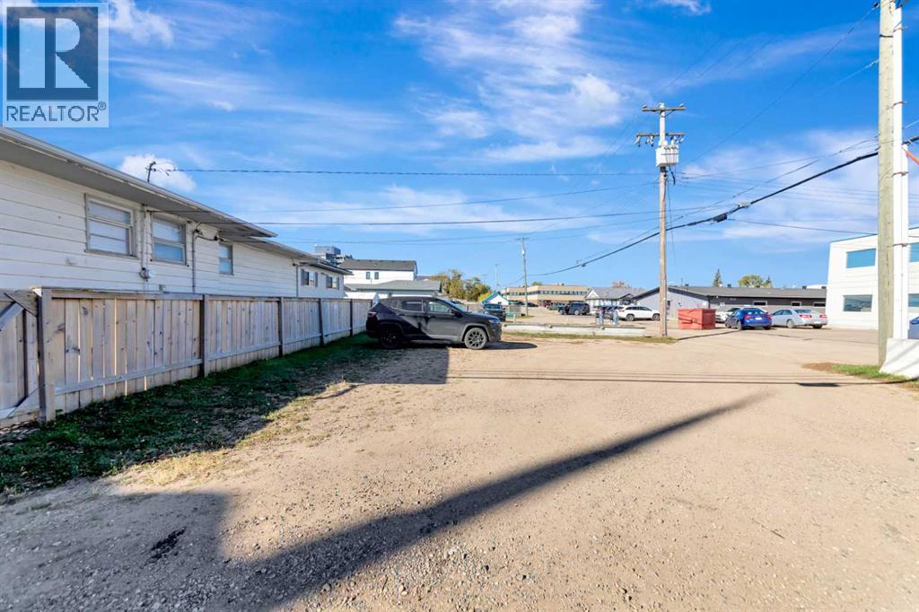 5008 47 Street, Lloydminster — photo 31