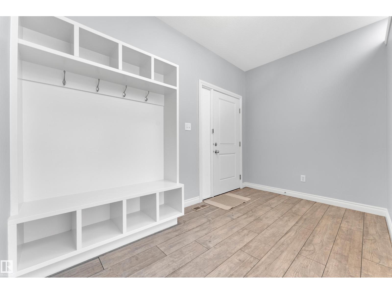 4359 126 AV NW - 4