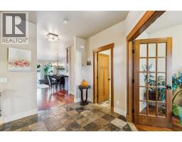 2050 47 Avenue SW - photo 3